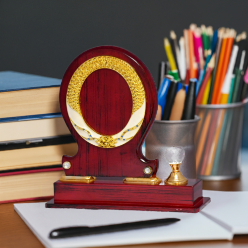 Giftous Wooden Trophy