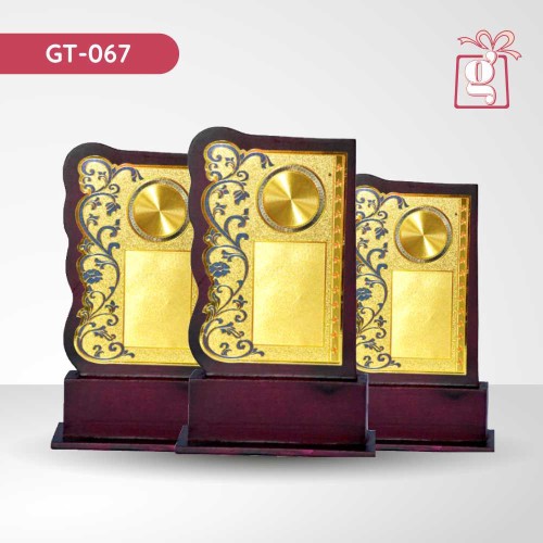 Wooden Trophy 067