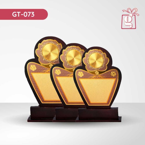 Wooden Trophy 073